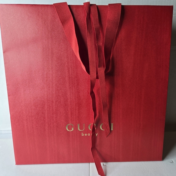 Gucci Beauty Red Woodgrain Pattern Gift Bag - Picture 3 of 16